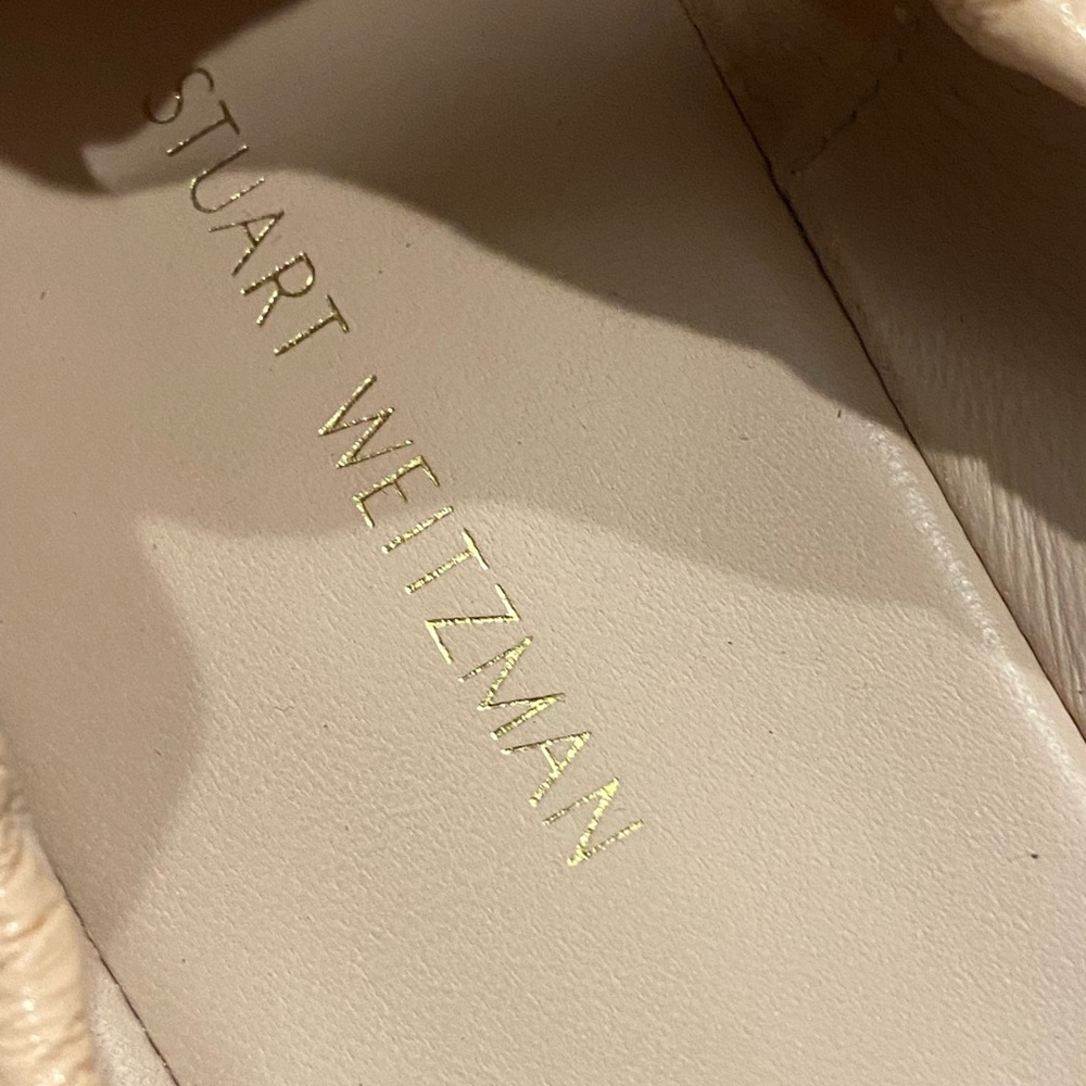 Stuart Weitzman - Picture 4 of 5